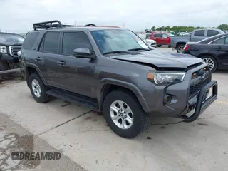 2019 Toyota 4Runner SR5 z VIN JTEBU5JR2K5632510, wystawiony jako IAAI lot #42634398 z przebiegiem 75 730 mil mil oraz . Historia ofert i sprzedaży dostępna na DreamBid. Obrazek 1.