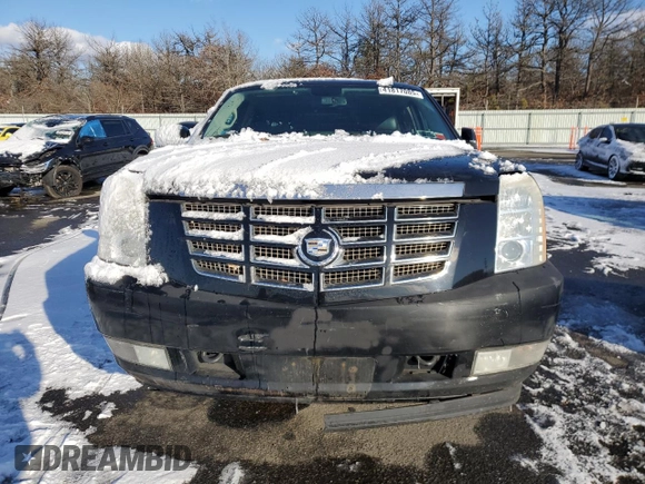 2010 Cadillac Escalade ESV Luxury z VIN 1GYUKHEF5AR156159, wystawiony jako Copart lot #41817085 z przebiegiem 308 631 mil mil oraz Nie do naprawy. Historia ofert i sprzedaży dostępna na DreamBid. Obrazek 5.