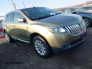 2013 Lincoln MKX z VIN 2LMDJ8JK6DBL06315, wystawiony jako IAAI lot #41737956 z przebiegiem 134 423 mil mil oraz . Historia ofert i sprzedaży dostępna na DreamBid. Obrazek 1.