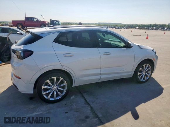 2024 Buick Encore GX Avenir z VIN KL4AMFSL9RB017071, wystawiony jako Copart lot #52003565 z przebiegiem 8 013 mil mil oraz Szkoda całkowita • Salvage title. Historia ofert i sprzedaży dostępna na DreamBid. Obrazek 3.