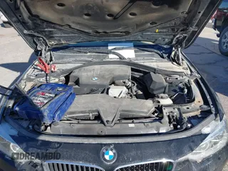 2018 BMW 3 Series 320i xDrive z VIN WBA8A3C52JA494542, wystawiony jako IAAI lot #41371426 z przebiegiem Nie podano mil oraz . Historia ofert i sprzedaży dostępna na DreamBid. Obrazek 10.