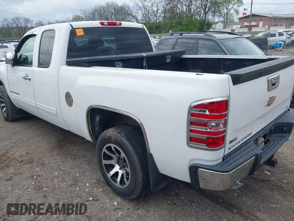 2009 Chevrolet Silverado 1500 LT with VIN 1GCEC29029Z267287, listed as a IAAI auction lot 41922651 with 235,636 mi miles. Bid and sale history available at carsss.com. Image 3.