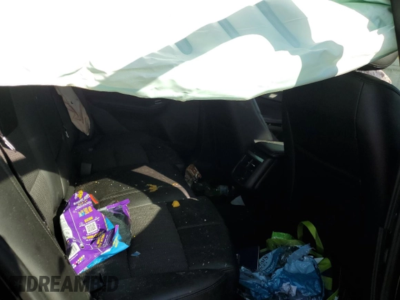 2018 Chevrolet Impala LT z VIN 2G1105S34J9105472, wystawiony jako Copart lot #49673485 z przebiegiem Nie podano mil oraz Szkoda całkowita • Salvage title. Historia ofert i sprzedaży dostępna na DreamBid. Obrazek 11.