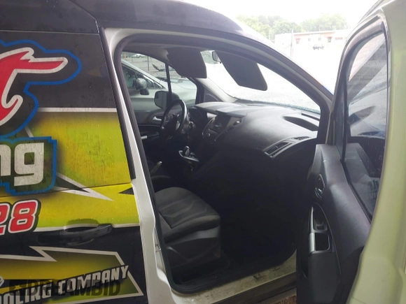 2017 Ford Transit Connect XLT z VIN NM0LE7F79H1305804, wystawiony jako IAAI lot #42148597 z przebiegiem 184 087 mil mil oraz . Historia ofert i sprzedaży dostępna na DreamBid. Obrazek 5.