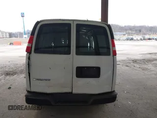 2019 Chevrolet Express Cargo z VIN 1GCWGBFG0K1248106, wystawiony jako IAAI lot #41415517 z przebiegiem Nie podano mil oraz . Historia ofert i sprzedaży dostępna na DreamBid. Obrazek 16.