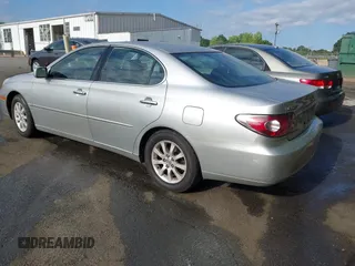 2004 Lexus ES 330 with VIN JTHBA30G040006308, listed as a IAAI auction lot 42152910 with 225,560 mi miles. Bid and sale history available at carsss.com. Image 3.