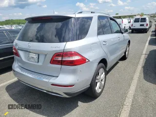 2013 Mercedes-Benz M ML 350 with VIN 4JGDA5HB8DA229135, listed as a Copart auction lot 55538995 with 176,427 mi miles and Clean Title. Bid and sale history available at carsss.com. Image 4.