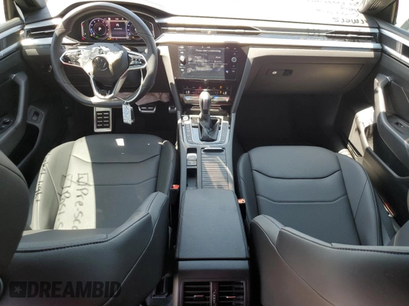 2023 Volkswagen Arteon SEL R-Line с VIN WVWSR7AN7PE003198, выставлен на аукционе Copart как лот 59354073 с пробегом 5 751 миль миль и . История ставок и продаж доступна на DreamBid. Изображение 8.