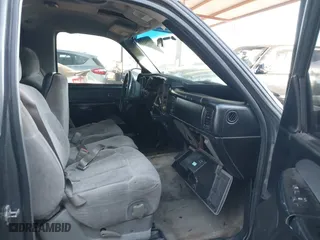 2000 Chevrolet Silverado 1500 with VIN 1GCEC14V9YZ245654, listed as a IAAI auction lot 41279421 with 286,544 mi miles. Bid and sale history available at carsss.com. Image 5.