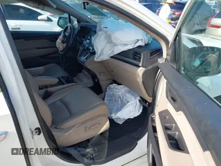 2019 Honda Odyssey Touring with VIN 5FNRL6H81KB068064, listed as a IAAI auction lot 41998072 with 83,280 mi miles. Bid and sale history available at carsss.com. Image 5.