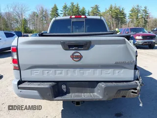 2022 Nissan Frontier SV z VIN 1N6ED1EKXNN659026, wystawiony jako IAAI lot #42050476 z przebiegiem 26 183 mil mil oraz . Historia ofert i sprzedaży dostępna na DreamBid. Obrazek 17.