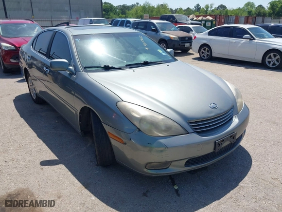 2002 Lexus ES 300 with VIN JTHBF30G320085116, listed as a IAAI auction lot 42015660 with 285,292 mi miles. Bid and sale history available at carsss.com. Image 1.
