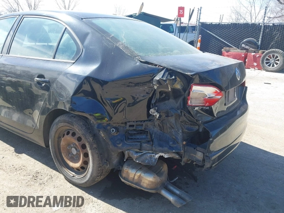 2012 Volkswagen Jetta SE с VIN 3VWDX7AJXCM073243, выставлен на аукционе IAAI как лот 41600202 с пробегом 121 281 миль миль и . История ставок и продаж доступна на DreamBid. Изображение 6.