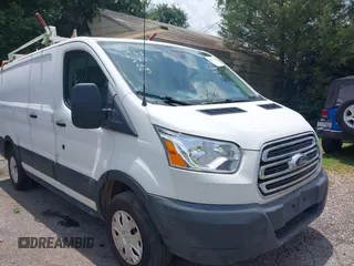 2018 Ford Transit z VIN 1FTYR1ZM8JKA50770, wystawiony jako IAAI lot #42422460 z przebiegiem 148 735 mil mil oraz . Historia ofert i sprzedaży dostępna na DreamBid. Obrazek 1.