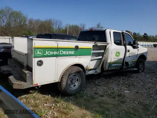2019 Ford Super Duty F-250 SRW XL with VIN 1FT7X2B68KEG46187, listed as a Copart auction lot 51061345 with 0 mi miles and Salvage Title. Bid and sale history available at carsss.com. Image 3.