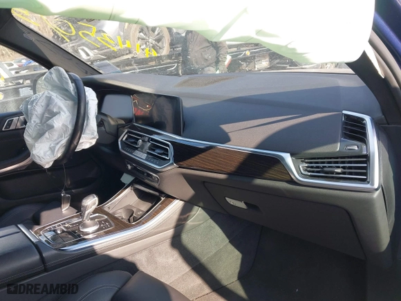 2019 BMW X5 xDrive40i with VIN 5UXCR6C59KLL01086, listed as a IAAI auction lot 41435075 with 46,177 mi miles. Bid and sale history available at carsss.com. Image 5.
