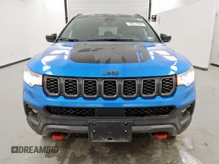 2025 Jeep Compass Trailhawk with VIN 3C4NJDDN0ST536792, listed as a Copart auction lot 61690425 with 14,512 mi miles and Clean title. Bid and sale history available at DreamBid. Image 5.