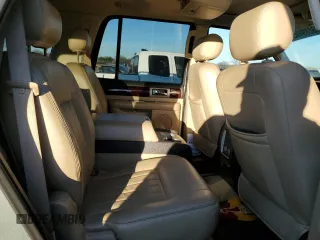 2006 Lincoln Navigator Luxury with VIN 5LMFU28586LJ09722, listed as a Copart auction lot 88889405 with 170,696 mi miles and Salvage Title. Bid and sale history available at carsss.com. Image 11.