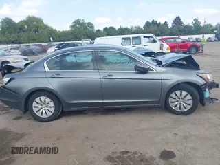 2008 Honda Accord LX z VIN JHMCP26328C036268, wystawiony jako IAAI lot #42275750 z przebiegiem 247 520 mil mil oraz . Historia ofert i sprzedaży dostępna na DreamBid. Obrazek 13.