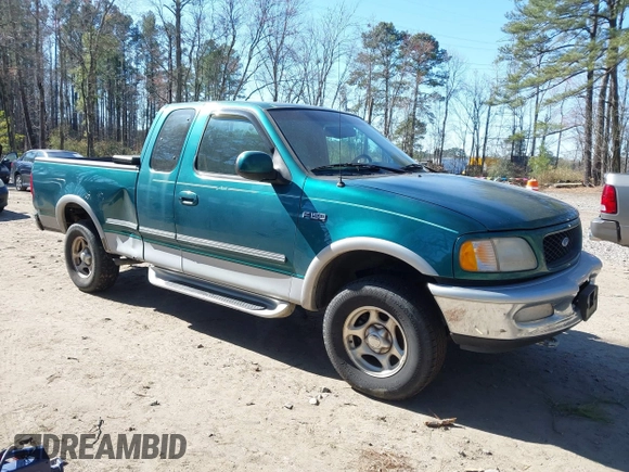 1997 Ford F-150 XL with VIN 1FTDX1860VNA37152, listed as a IAAI auction lot 41713372 with 200,777 mi miles. Bid and sale history available at carsss.com. Image 1.