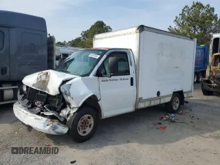 2008 GMC Savana Commercial 9E9 SRW with VIN 1GDGG31C581911818, listed as a Copart auction lot 85302684 with 192,740 mi miles and Salvage Title. Bid and sale history available at carsss.com. Image 1.