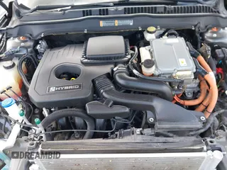2017 Ford Fusion Hybrid SE z VIN 3FA6P0LU3HR260558, wystawiony jako IAAI lot #42657176 z przebiegiem 161 183 mil mil oraz . Historia ofert i sprzedaży dostępna na DreamBid. Obrazek 10.