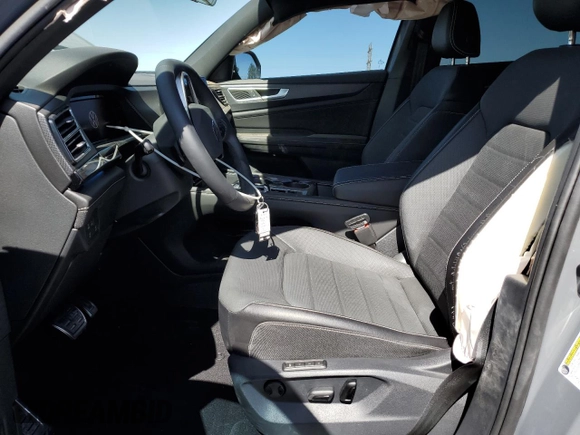 2024 Volkswagen Atlas SEL R-Line с VIN 1V2AE2CA8RC257164, выставлен на аукционе Copart как лот 55173735 с пробегом 2 906 миль миль и Списание • Salvage title. История ставок и продаж доступна на DreamBid. Изображение 7.