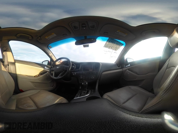 2013 Kia Optima EX z VIN 5XXGN4A78DG141924, wystawiony jako IAAI lot #41474952 z przebiegiem 172 814 mil mil oraz . Historia ofert i sprzedaży dostępna na DreamBid. Obrazek 17.