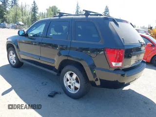 2007 Jeep Grand Cherokee с VIN 1J8HS48N27C607989, выставлен на аукционе IAAI как лот 42174942 с пробегом 196 177 миль миль и . История ставок и продаж доступна на DreamBid. Изображение 3.