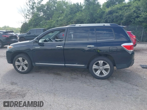 2013 Toyota Highlander Limited z VIN 5TDDK3EH4DS195650, wystawiony jako IAAI lot #42667439 z przebiegiem 136 105 mil mil oraz . Historia ofert i sprzedaży dostępna na DreamBid. Obrazek 15.