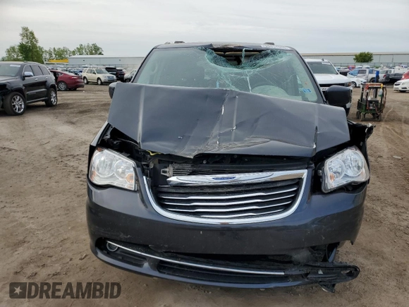 2014 Chrysler Town & Country Touring z VIN 2C4RC1BG8ER316628, wystawiony jako Copart lot #58414065 z przebiegiem 180 084 mil mil oraz Szkoda całkowita • Salvage title. Historia ofert i sprzedaży dostępna na DreamBid. Obrazek 5.