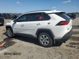 2021 Toyota RAV4 LE with VIN 2T3K1RFV2MC162390, listed as a Copart auction lot 50211795 with 35,180 mi miles and Salvage Title. Bid and sale history available at carsss.com. Image 2.