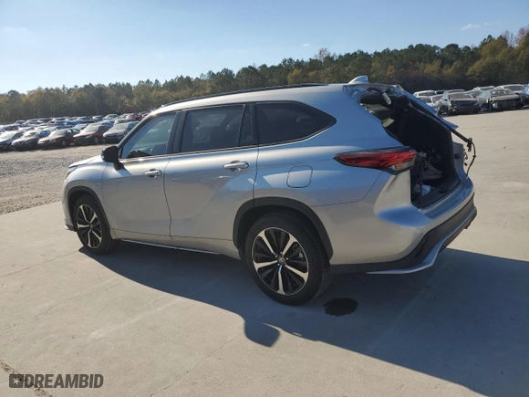 2022 Toyota Highlander XSE with VIN 5TDLZRAH7NS143334, listed as a Copart auction lot 82878584 with 20,822 mi miles and Clean Title. Bid and sale history available at carsss.com. Image 2.