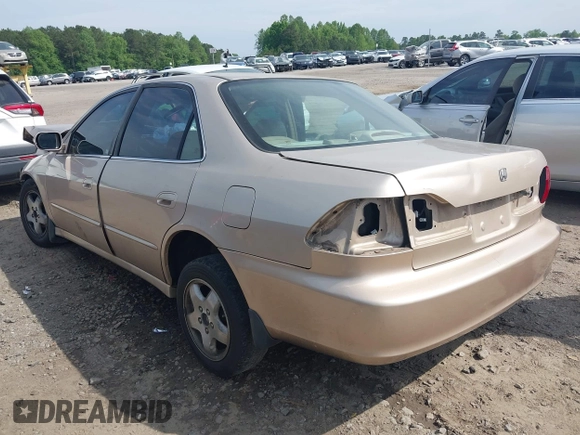2000 Honda Accord EX with VIN 1HGCG1651YA025062, listed as a IAAI auction lot 42123069 with 221,614 mi miles and . Bid and sale history available at DreamBid. Image 3.