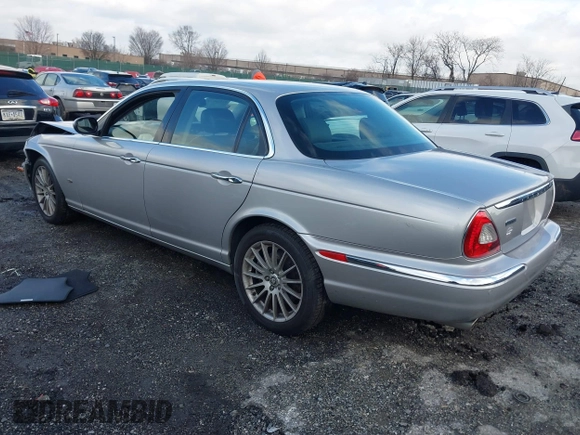 2006 Jaguar XJ with VIN SAJWA71B96SH04571, listed as a IAAI auction lot 41574323 with 1 mi miles. Bid and sale history available at carsss.com. Image 3.