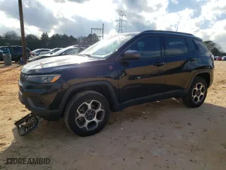 2022 Jeep Compass Trailhawk with VIN 3C4NJDDB5NT163100, listed as a Copart auction lot 84731924 with 34,044 mi miles and Salvage Title. Bid and sale history available at carsss.com. Image 1.