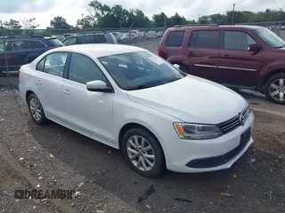 2014 Volkswagen Jetta SE with VIN 3VWD17AJ8EM274725, listed as a IAAI auction lot 42747097 with 119,854 mi miles and . Bid and sale history available at DreamBid. Image 1.