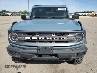 2021 Ford Bronco z VIN 1FMDE5BH4MLA84116, wystawiony jako Copart lot #57151535 z przebiegiem 22 300 mil mil oraz Szkoda całkowita • Salvage title. Historia ofert i sprzedaży dostępna na DreamBid. Obrazek 5.