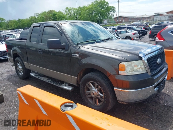 2006 Ford F-150 STX with VIN 1FTRX12W26FA38619, listed as a IAAI auction lot 42124497 with 215,306 mi miles. Bid and sale history available at carsss.com. Image 1.
