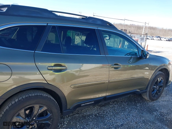 2022 Subaru Outback Onyx Edition XT with VIN 4S4BTGLDXN3185618, listed as a IAAI auction lot 41389710 with 11,699 mi miles. Bid and sale history available at carsss.com. Image 13.