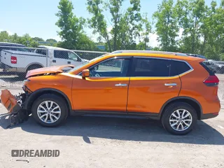 2017 Nissan Rogue S z VIN JN8AT2MVXHW021187, wystawiony jako IAAI lot #42645423 z przebiegiem 78 128 mil mil oraz . Historia ofert i sprzedaży dostępna na DreamBid. Obrazek 14.