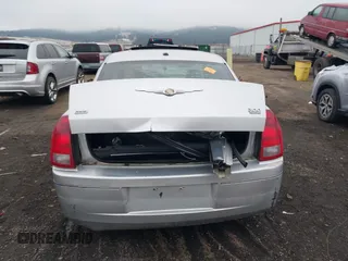 2006 Chrysler 300 Touring with VIN 2C3KK53G36H417291, listed as a IAAI auction lot 41031790 with Not Provided miles and . Bid and sale history available at carsss.com. Image 15.