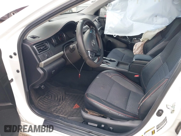 2015 Toyota Camry XLE z VIN 4T1BF1FK7FU009782, wystawiony jako IAAI lot #42366251 z przebiegiem 302 295 mil mil oraz . Historia ofert i sprzedaży dostępna na DreamBid. Obrazek 5.