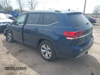 2018 Volkswagen Atlas SE with VIN 1V2KR2CA8JC575136, listed as a IAAI auction lot 42145011 with 139,107 mi miles and . Bid and sale history available at DreamBid. Image 3.