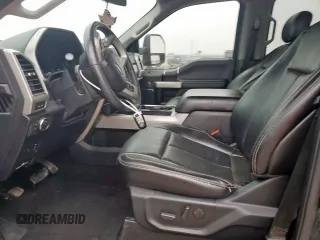 2020 Ford F-250 XL z VIN 1FT7W2BT5LEE67941, wystawiony jako Copart lot #57270215 z przebiegiem 143 669 mil mil oraz Szkoda całkowita • Salvage title. Historia ofert i sprzedaży dostępna na DreamBid. Obrazek 7.