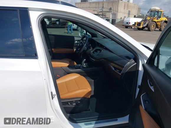 2020 Cadillac XT4 FWD Sport with VIN 1GYFZER4XLF116224, listed as a IAAI auction lot 42759271 with 31,395 mi miles and . Bid and sale history available at DreamBid. Image 5.