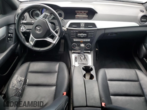 2014 Mercedes-Benz C 250 Sport z VIN WDDGF4HB7EA936280, wystawiony jako Copart lot #62165085 z przebiegiem 121 498 mil mil oraz Czysty tytuł • Clean title. Historia ofert i sprzedaży dostępna na DreamBid. Obrazek 8.