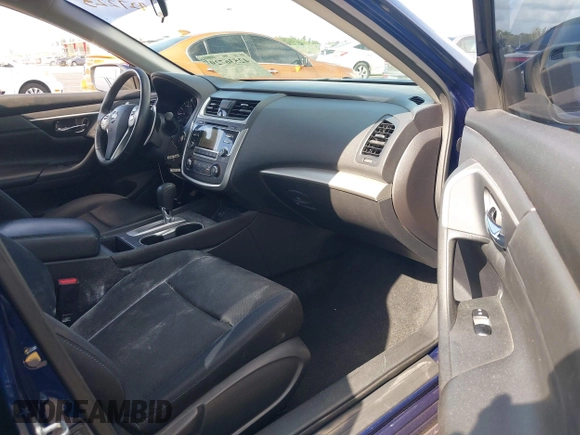 2017 Nissan Altima SR z VIN 1N4AL3AP8HN309048, wystawiony jako IAAI lot #42536729 z przebiegiem 132 465 mil mil oraz . Historia ofert i sprzedaży dostępna na DreamBid. Obrazek 5.