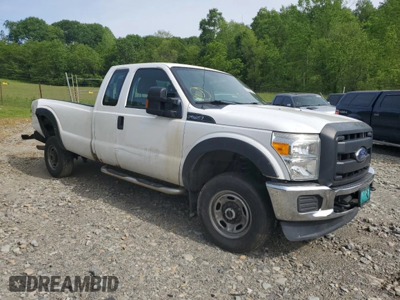 2015 Ford F-250 XLT z VIN 1FT7X2B67FEC38043, wystawiony jako Copart lot #57226765 z przebiegiem 196 064 mil mil oraz Szkody całkowita. Historia ofert i sprzedaży dostępna na DreamBid. Obrazek 4.