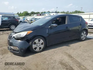 2016 Kia Forte LX z VIN KNAFK5A84G5576576, wystawiony jako Copart lot #61013085 z przebiegiem Nie podano mil oraz Czysty tytuł • Clean title. Historia ofert i sprzedaży dostępna na DreamBid. Obrazek 1.